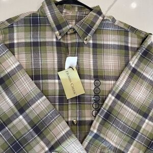 Men’s button up collared shirt